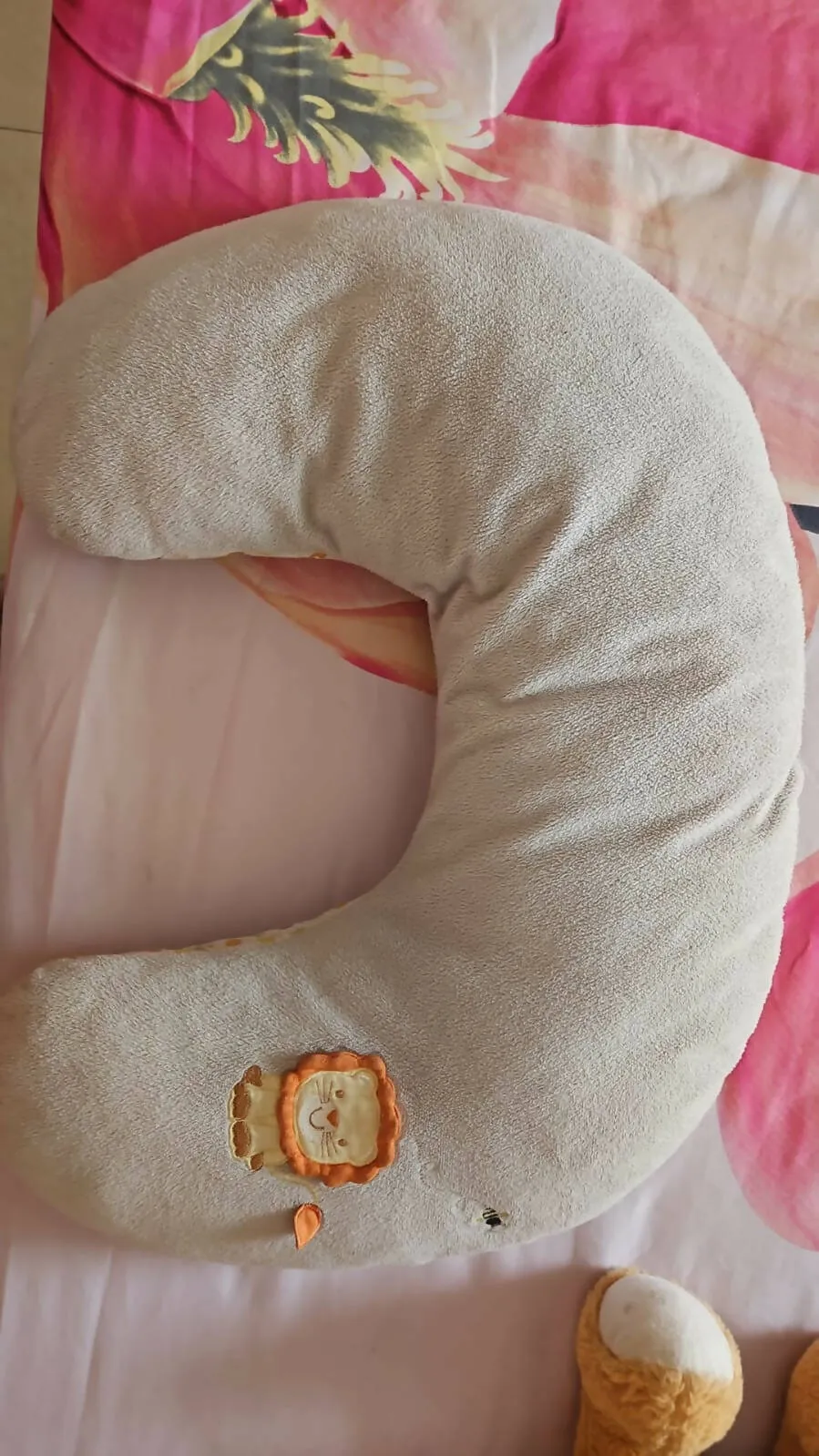 ABRACADABRA Feeding Pillow