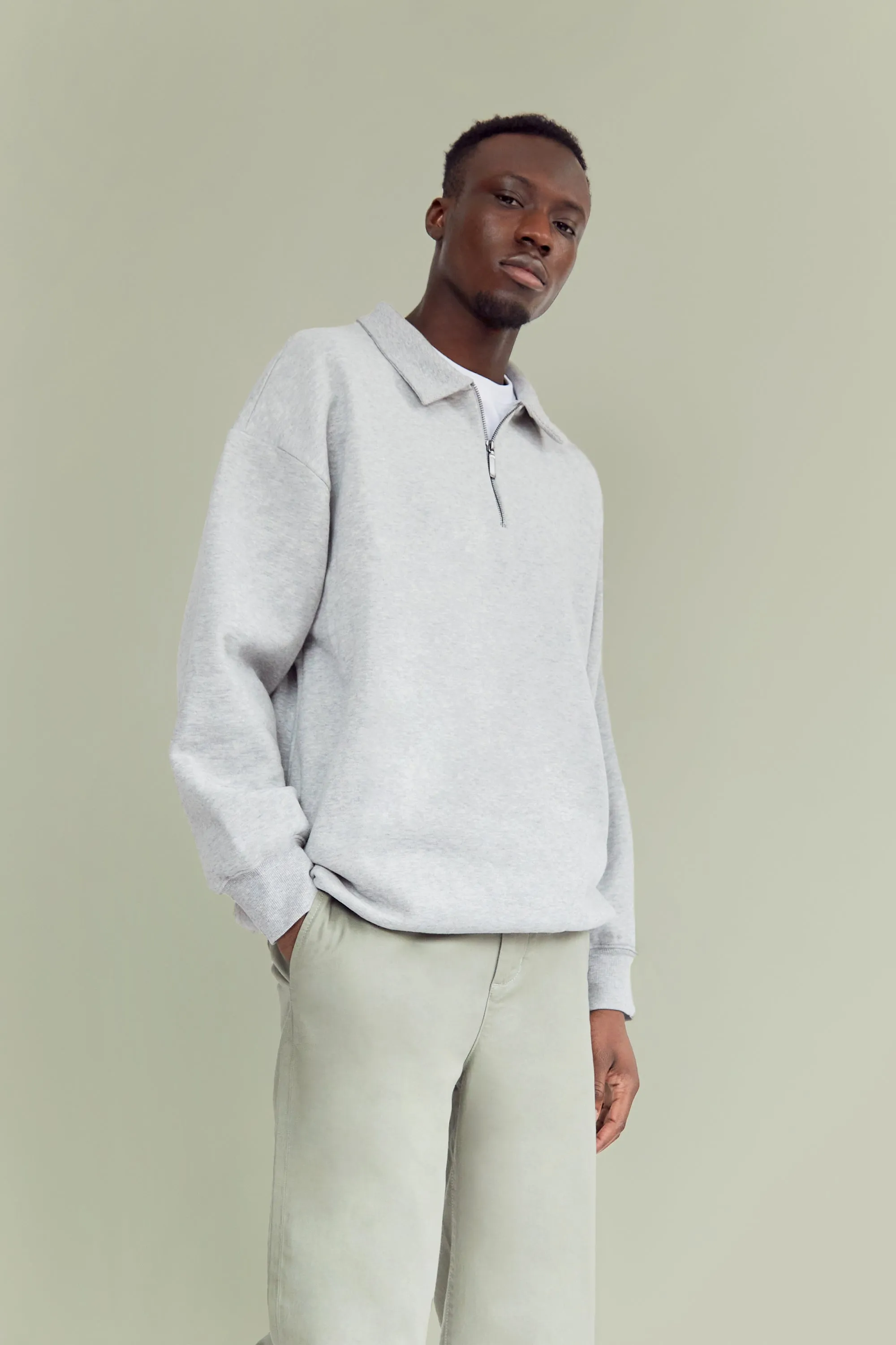 COLLARED HALF-ZIP SWEATSHIRT