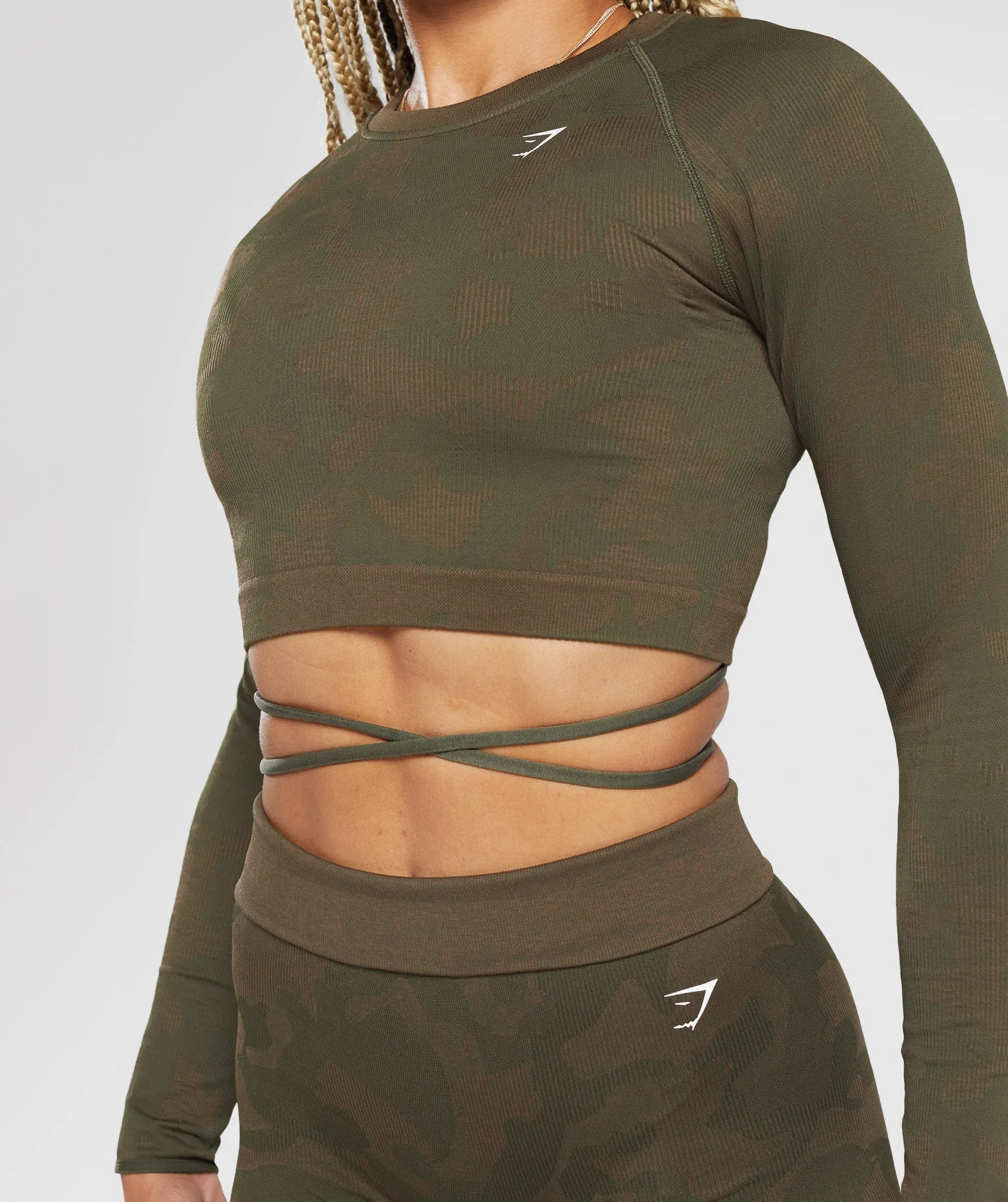 Gymshark Adapt Camo Seamless Ribbed Long Sleeve Crop Top - Winter Olive/Soul Brown