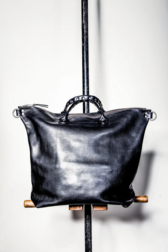 UB07 STUDDED HANDLE RAILWAY BAG