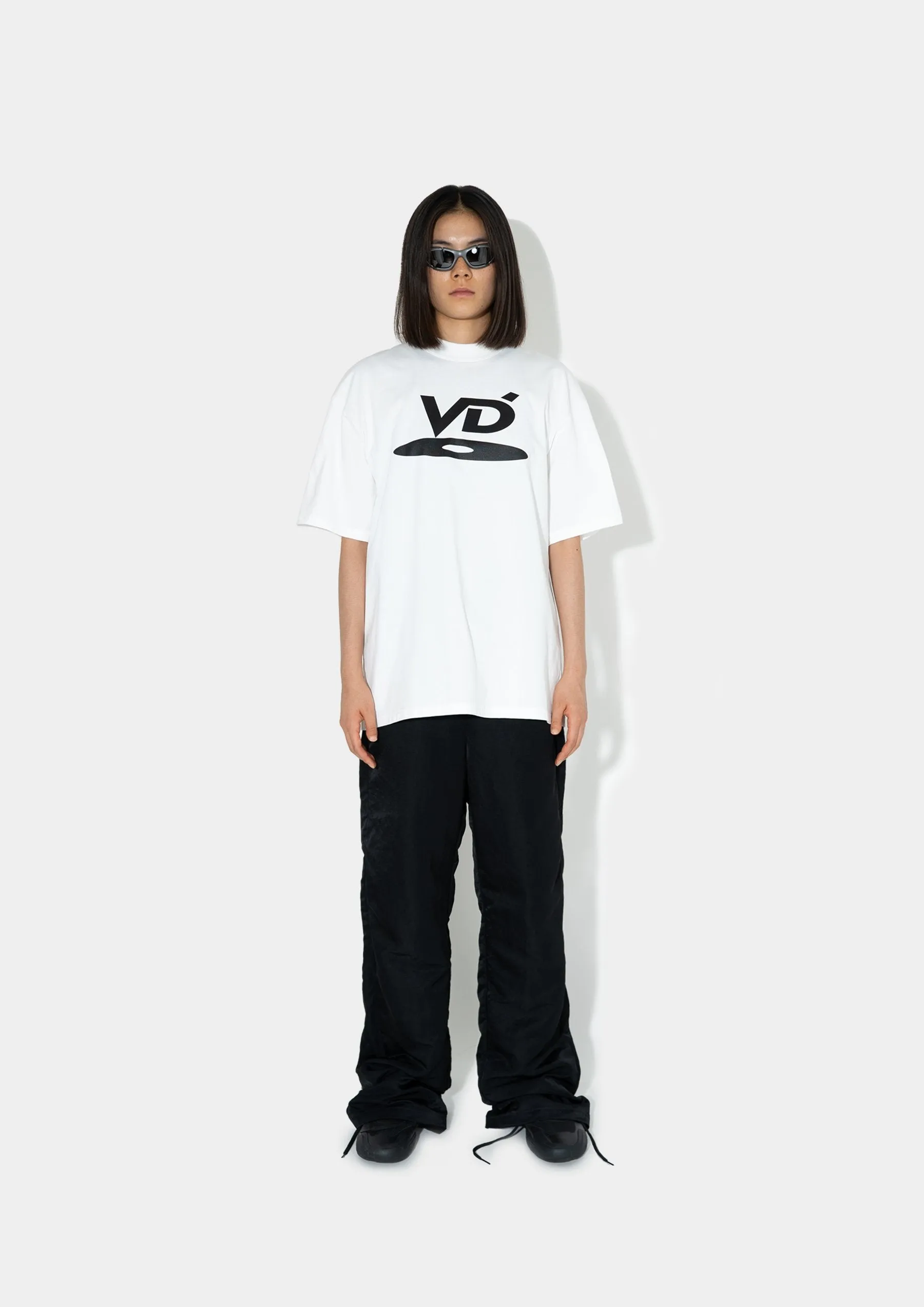 VD LOGO T-SHIRT (WHITE)